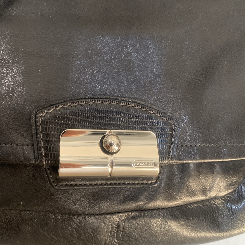 COACH Kristin Hobo Crossbody
Shoulder Bag Black Leather. - Picture 2 of 9